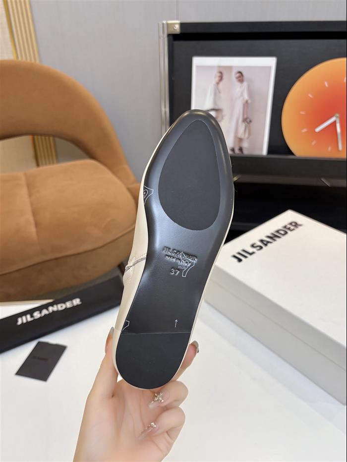 2025112818547834 360